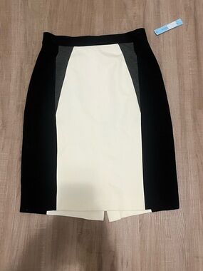 Antonio Melani Knee Length Colorblock Pencil Skirt - Black & Cream size 4